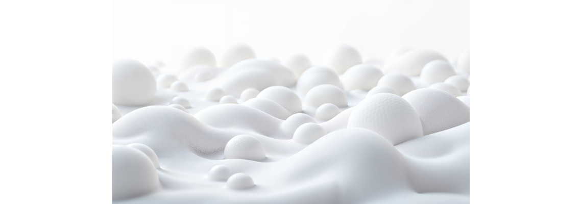 Technik sprawdzający ciśnienie wody przy podłączeniu armatki do piany SHOWmonster 3000.